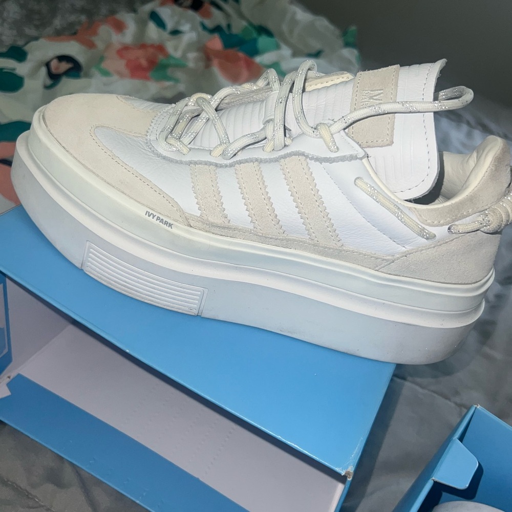 Ivy park platform shoes. Worn like 2/3 times.
